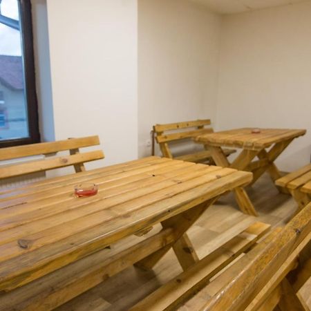 Viktorijini Konaci Aparthotel Kremna Bagian luar foto