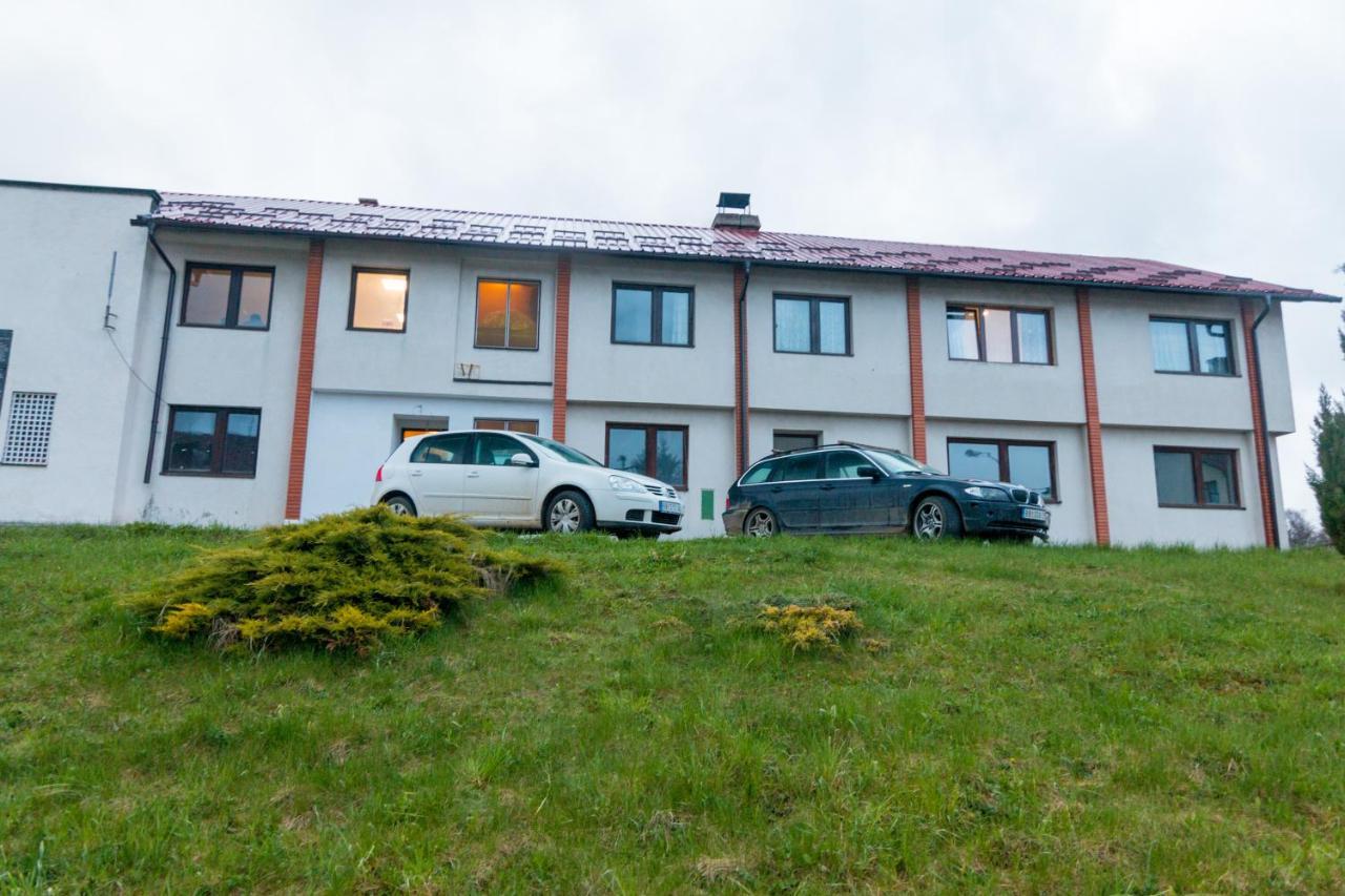 Viktorijini Konaci Aparthotel Kremna Bagian luar foto